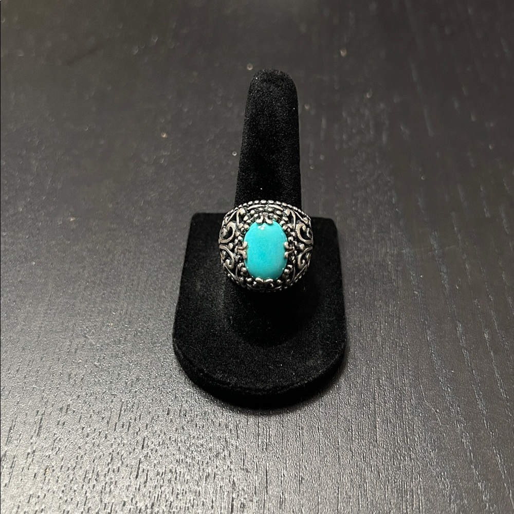 Elegant Silver and Turquoise Ring